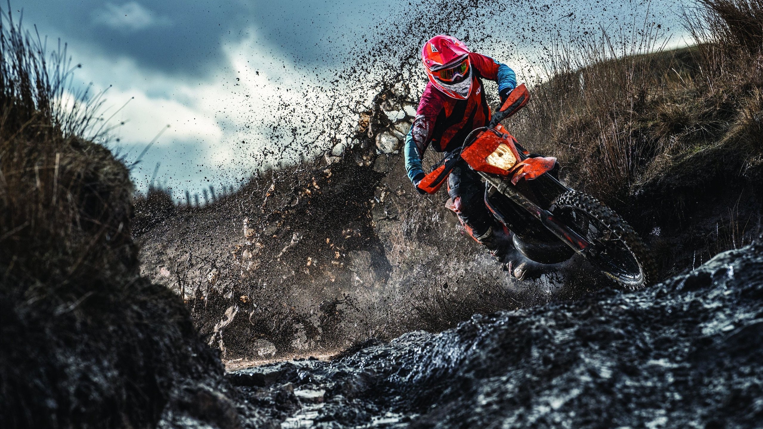 赛场“惊天一击”秒变传奇!