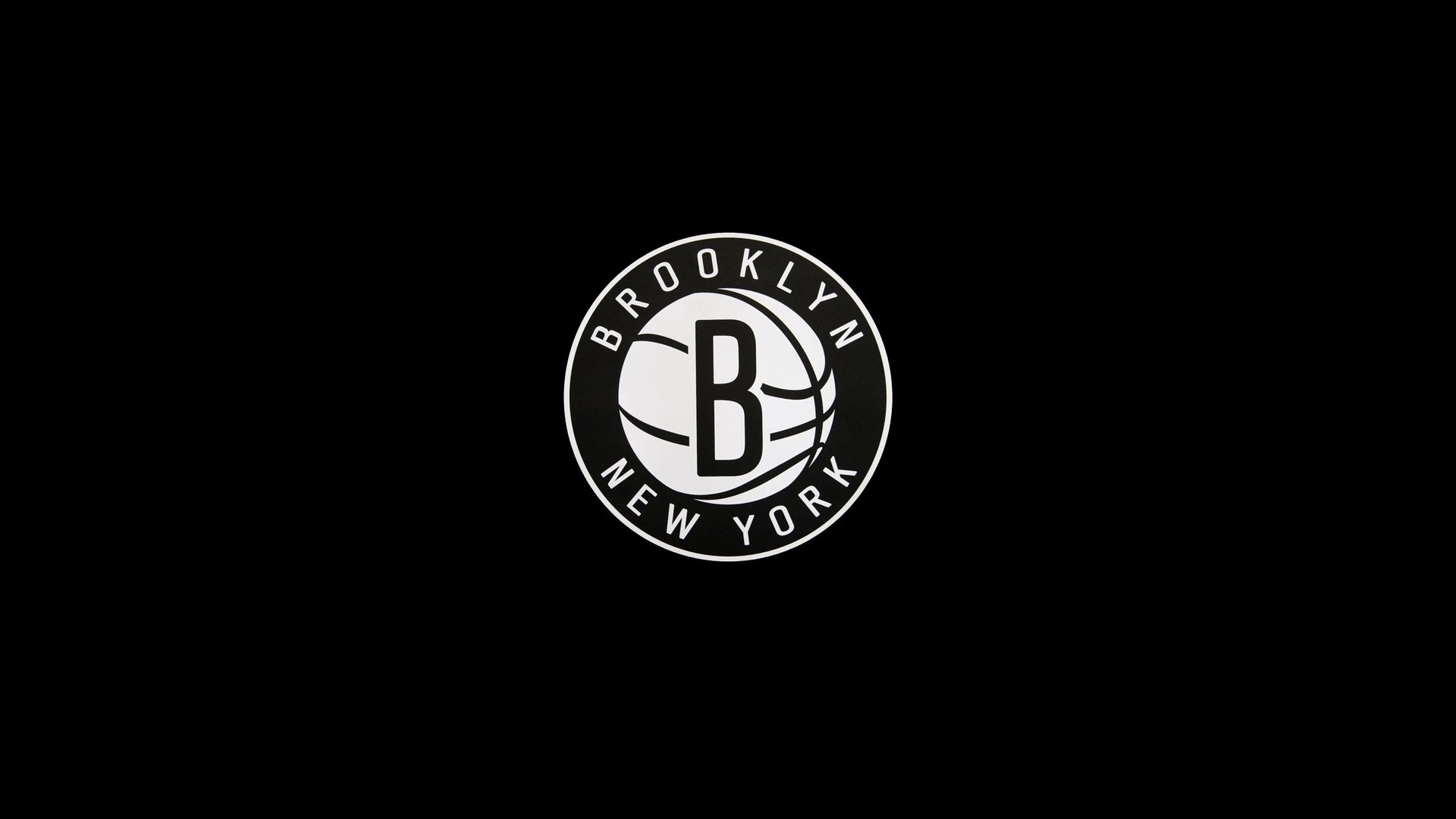 NBA球队青训成果展示日吸引大量家庭和少年参与